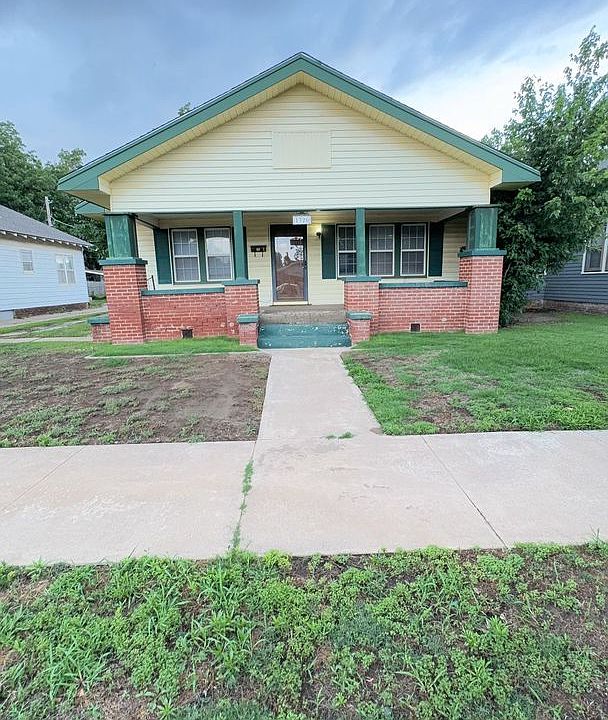 1st image of 1326 W Elm Ave