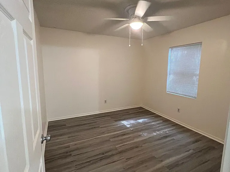 2300 Rusty Ln — Photo 8