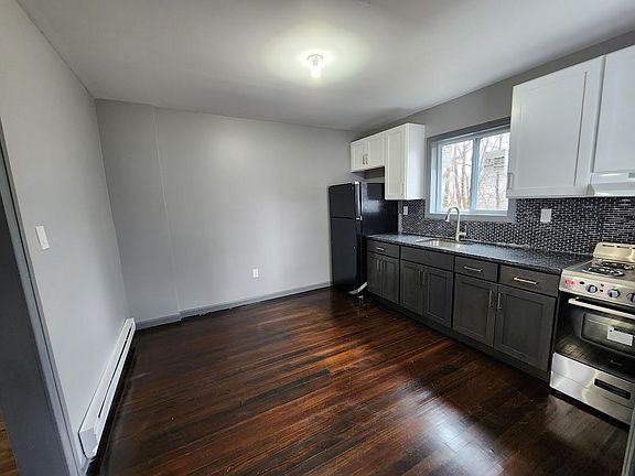 3rd image of 72 Mountain Ave
