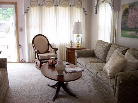 2nd image of 821 Woodhill Dr