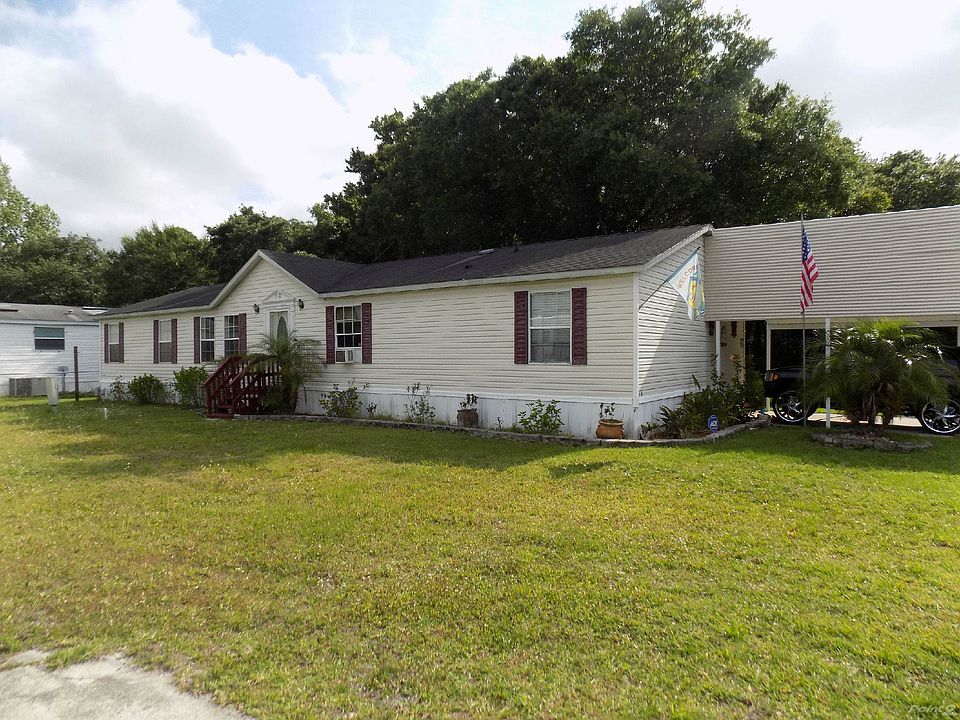 FULL VIEW OF FRONT OF HOME