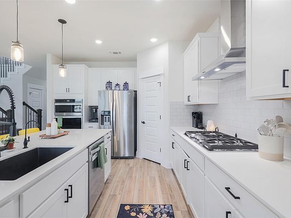 2nd image of 141 Janelle Ln