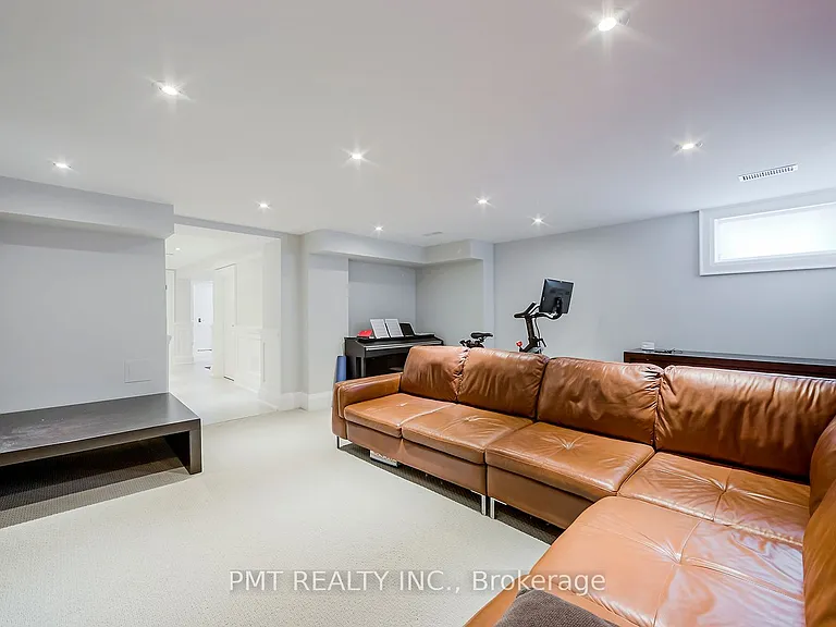 50 Thursfield Cres — Photo 38