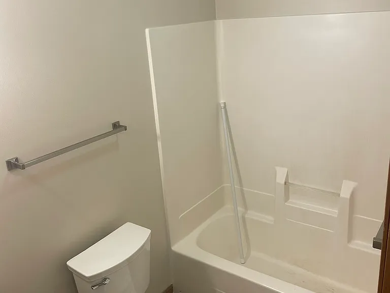 2124 Banstead Ct — Photo 4