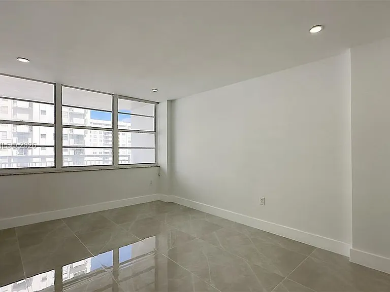 18051 Biscayne Blvd #1601 — Photo 23