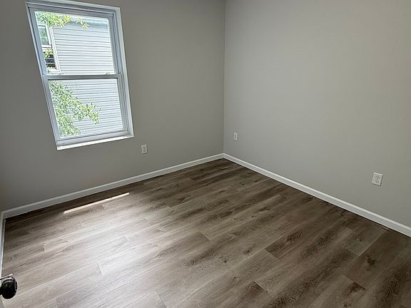 5th image of 388-390 S 6th St #5