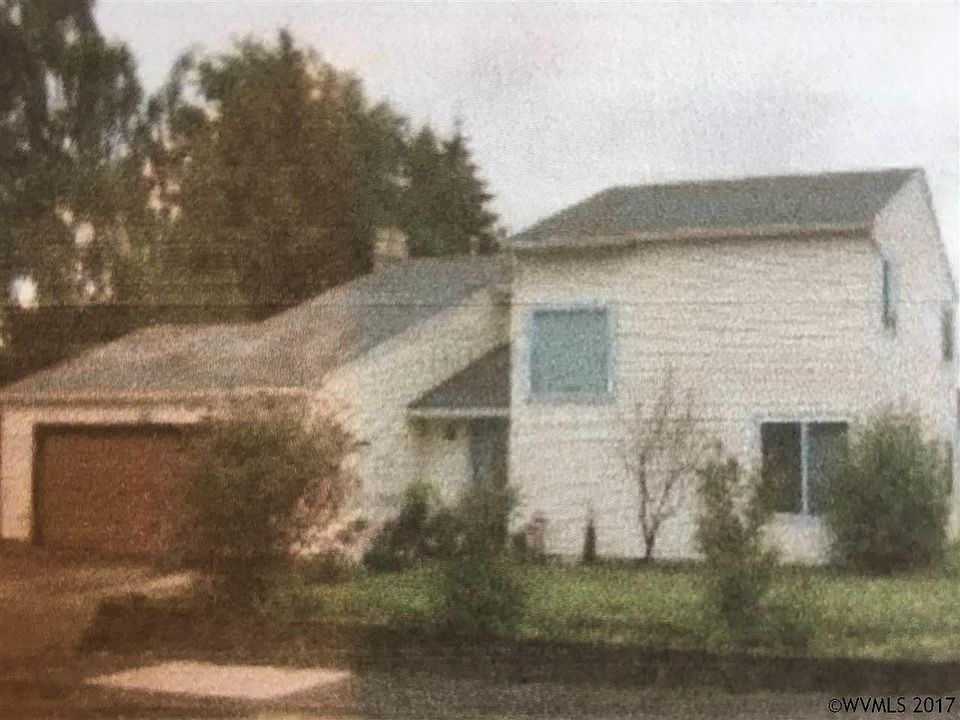 2nd image of 4635 Selby Ct NE