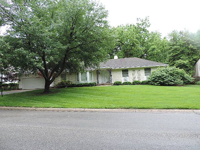 1st image of 5615 W 82nd St