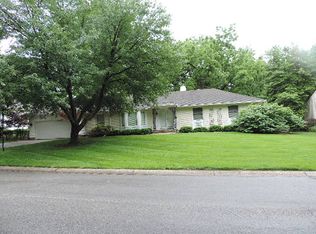 5615 W 82nd St, Prairie Village, KS 66208