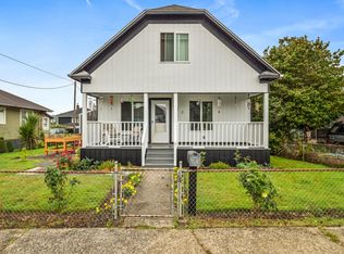 212 12th St, Raymond, WA 98577