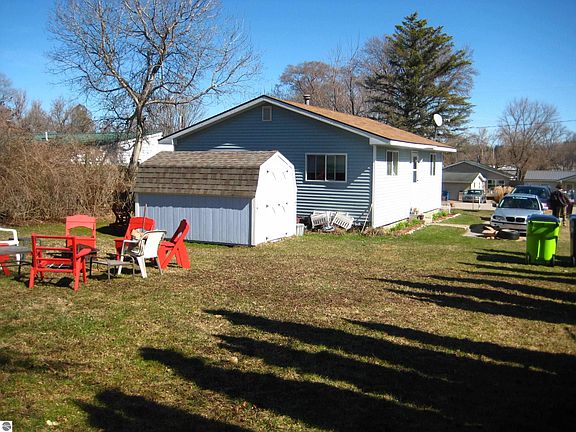 3rd image of 3863 Brook Dr
