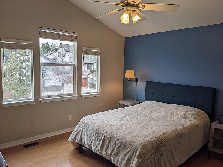 102 Rowena Pl — Photo 13