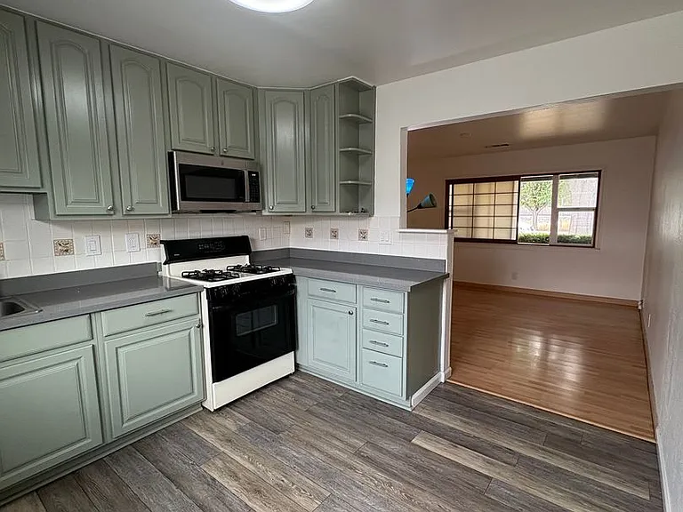 4817 Hansen Ave — Photo 6