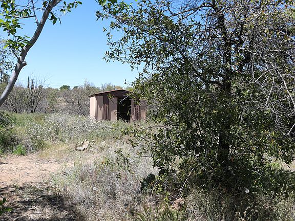 2nd image of 1268 N White Oak Pl