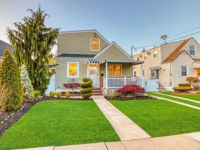 360 Lexington Avenue, West Hempstead, NY, 11552