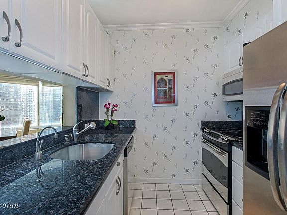 3rd image of 150-156 W 56th St APT 3210
