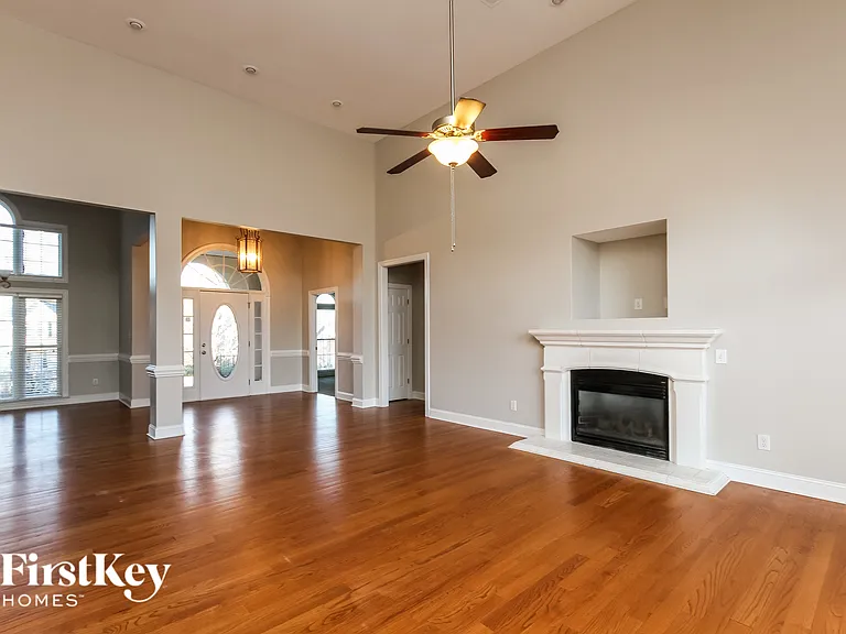 130 Hunters Hill Dr — Photo 2