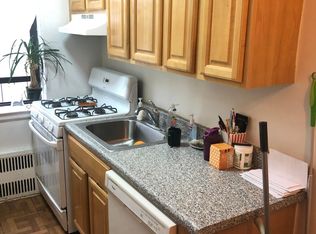 150 S Middle Neck Rd #2Y, Great Neck, NY 11021