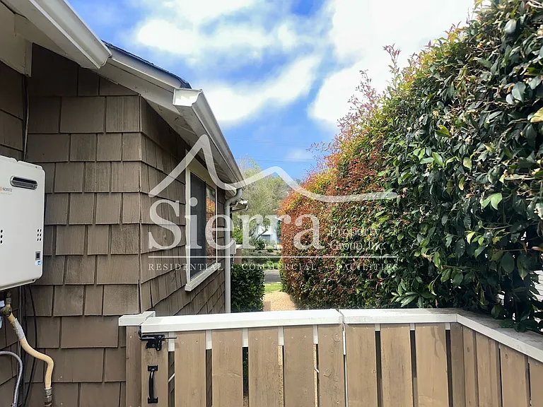 1323 Olive St #B — Photo 6