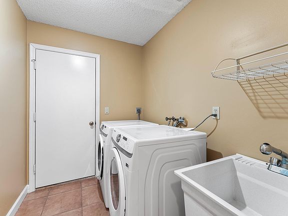 4th image of 13175 La Lique Court