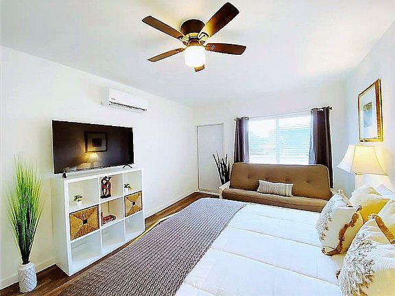 3rd image of 1327 West Ave APT 101