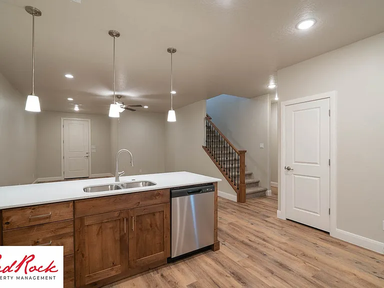 493 N 550 W — Photo 30