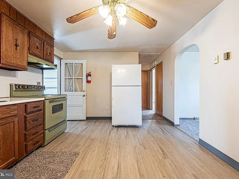 445 Highland Ave — Photo 4