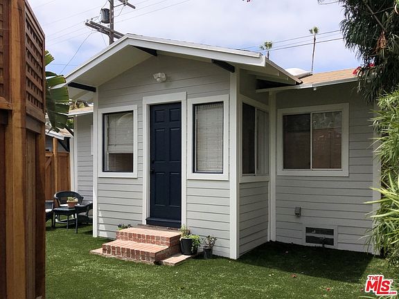 4th image of 2449 1/2 Glyndon Ave