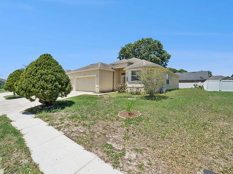 7055 Heatherbrook Dr — Photo 2