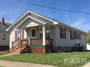 320 N 3rd Ave, Canton, IL 61520