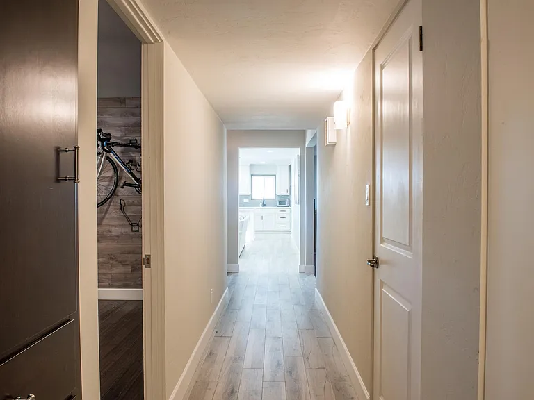 1801 S 14th Ave — Photo 19