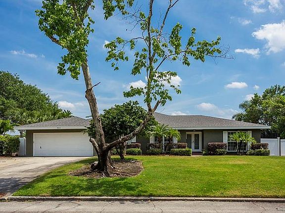 4th image of 9033 Lake Hope Dr