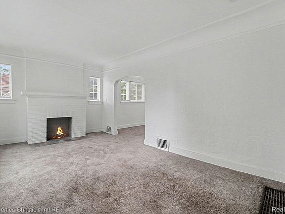 3rd image of 5911 Yorkshire Rd