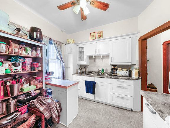 4th image of 11548 97th St NW