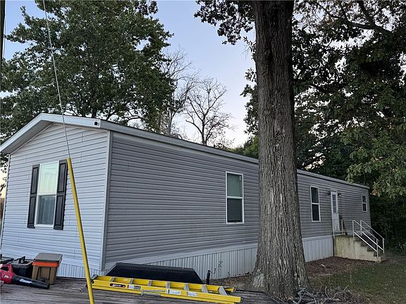 2nd image of 133 N 2600 East Rd