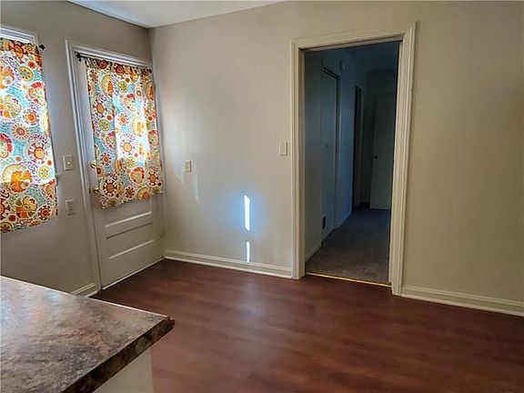 4th image of 1700 S Harris Ave