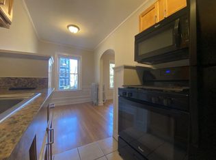 1261 W Argyle, Chicago, IL 60640