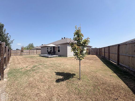 4th image of 414 Harper Dr