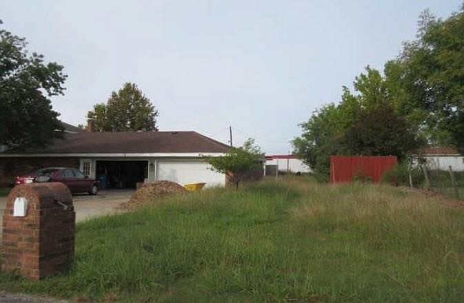2nd image of 6912 Taylor Ln