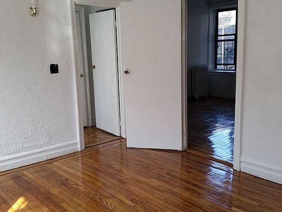 2nd image of 1205 College Ave APT 2E