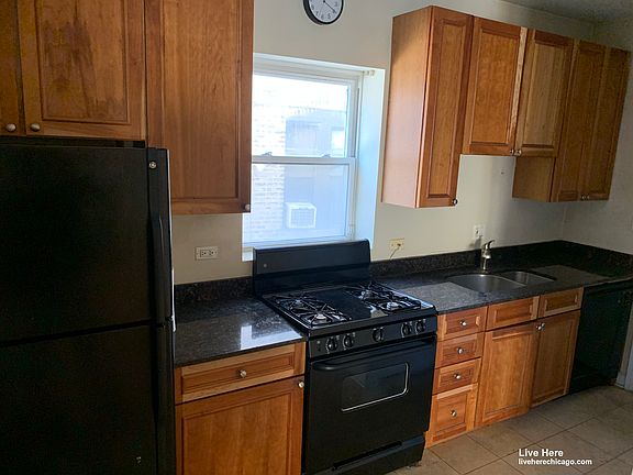 2nd image of 3918 N Pine Grove Ave #2