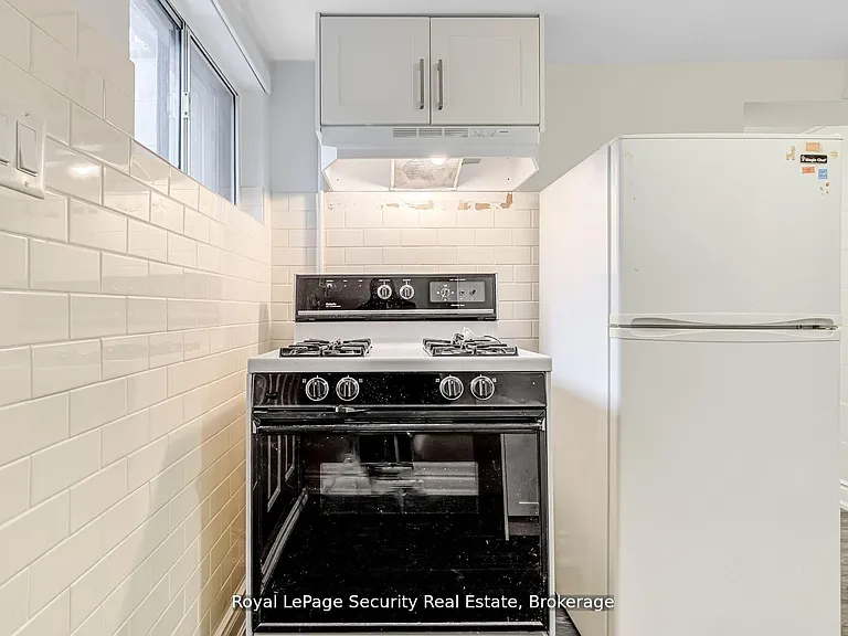 706 Gladstone Ave #LOWER — Photo 9