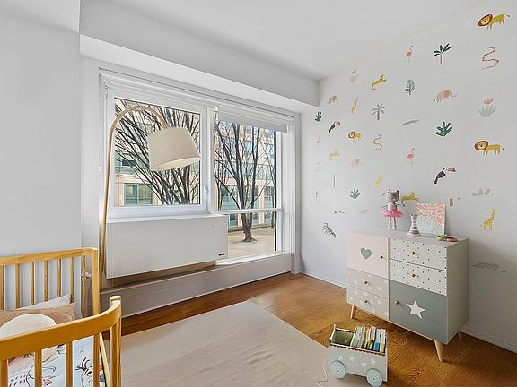 4th image of 440 Kent Ave APT 2E