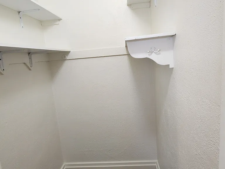 Walk in closet