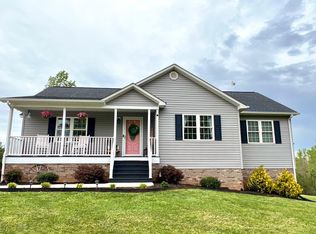 605 Beeks Ln, Spout Spring, VA 24593