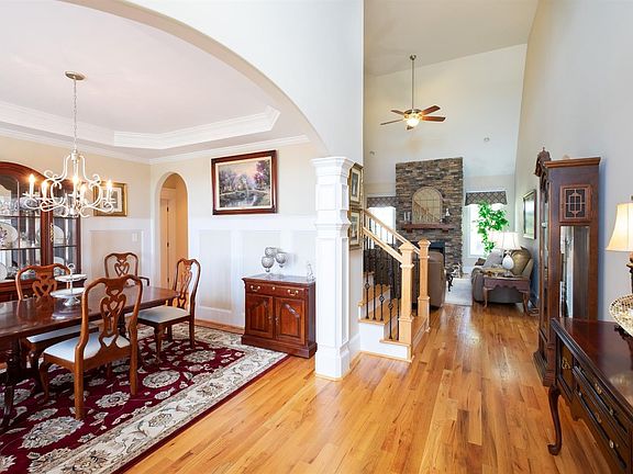 4th image of 1470 Lake Manor Dr