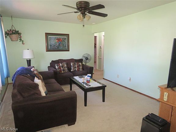 2nd image of 533 Willow Park Rd