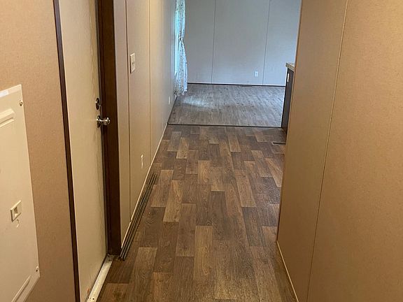 5th image of 1481 Richmond Way