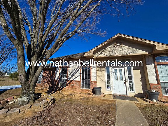 2nd image of 2625-27 40th St SE #2625