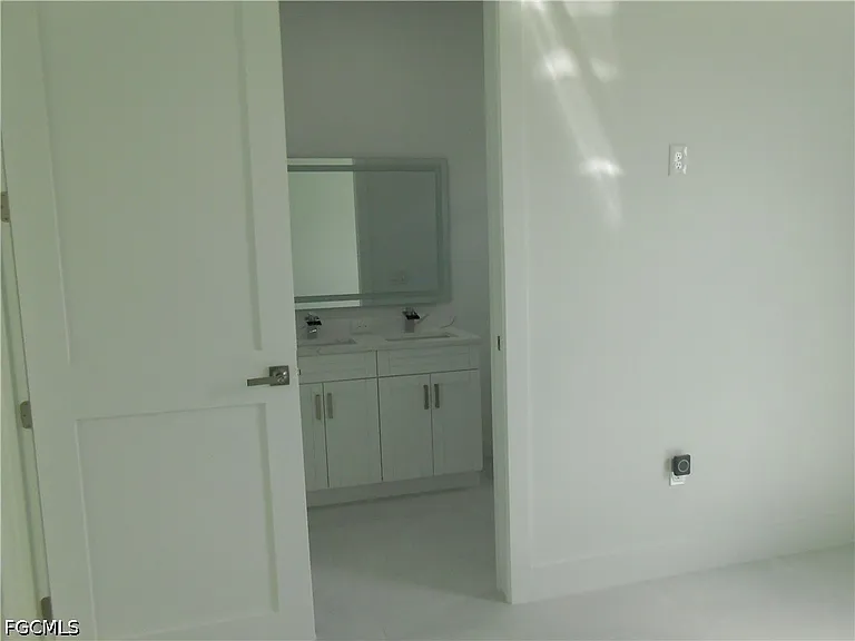 320 Poplar St — Photo 16